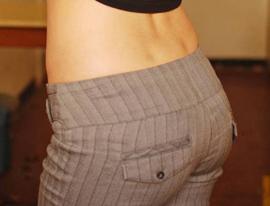 कमर पर डिंपल है तो आप सच में किस्मत वाले हैं!