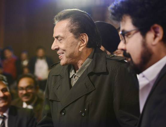 ये है धर्मेंद्र की सबसे बड़ी गलती, बोले- मुझे आगे कर खेला गया खेल