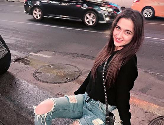 ये खूबसूरत टीवी एक्ट्रेस हिना खान को नहीं लगती सुंदर