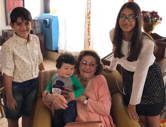 Inside Photos: क्रिसमस ब्रंच में कपूर खानदान पर चढ़ा तैमूर का फीवर