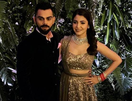 रिसेप्शन पार्टी में विराट-अनुष्का का ऐसा है लुक, देखें हर अंदाज