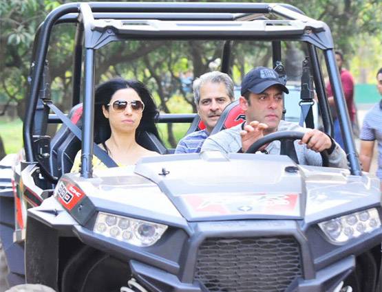 INSIDE PICS: सलमान के बर्थडे पर साथ दिखीं ये तीनों 'गर्लफ्रेंड्स'