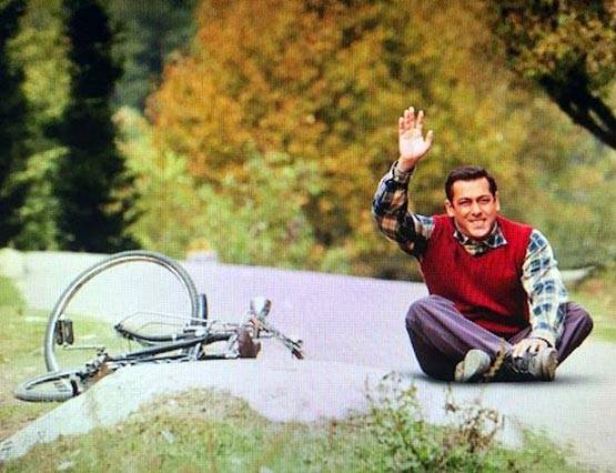 ट्विटर पर शाहरुख की हुई सबसे ज्यादा चर्चा, प्रियंका को इस हीरोइन ने पछाड़ा