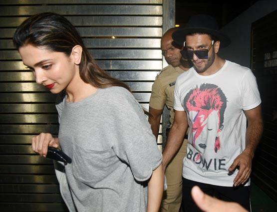 दीपिका-रणवीर को 'पद्मावती' की चिंता नहीं, ऐसे कर रहे एन्जॉय