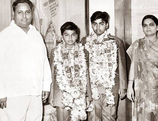 ...जब 1 मेज, 3 कुर्सी, 2 सहयोगियों के साथ धीरूभाई ने शुरू किया बिजनेस