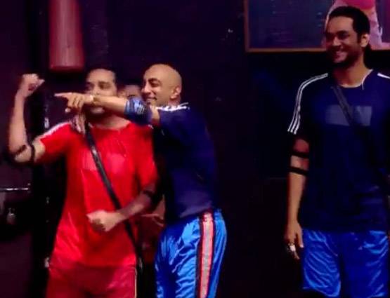 महाअखाड़े में सभी कंटेस्टेंट, पुनीश-आकाश ने किया सलमान को इम्प्रेस