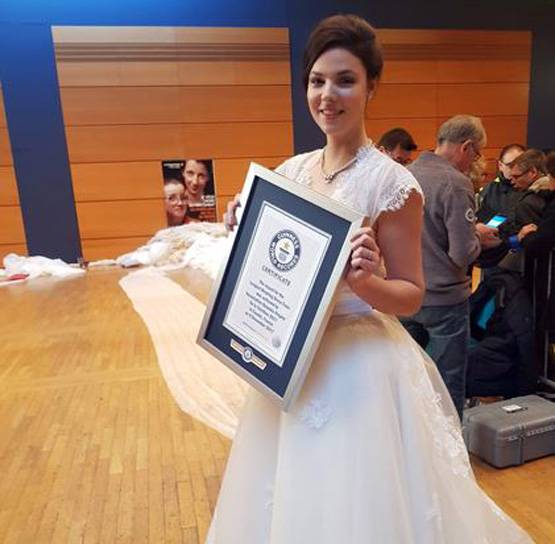 दुनिया का सबसे लंबा शादी का जोड़ा, ढक सकता है माउंट एवरेस्‍ट