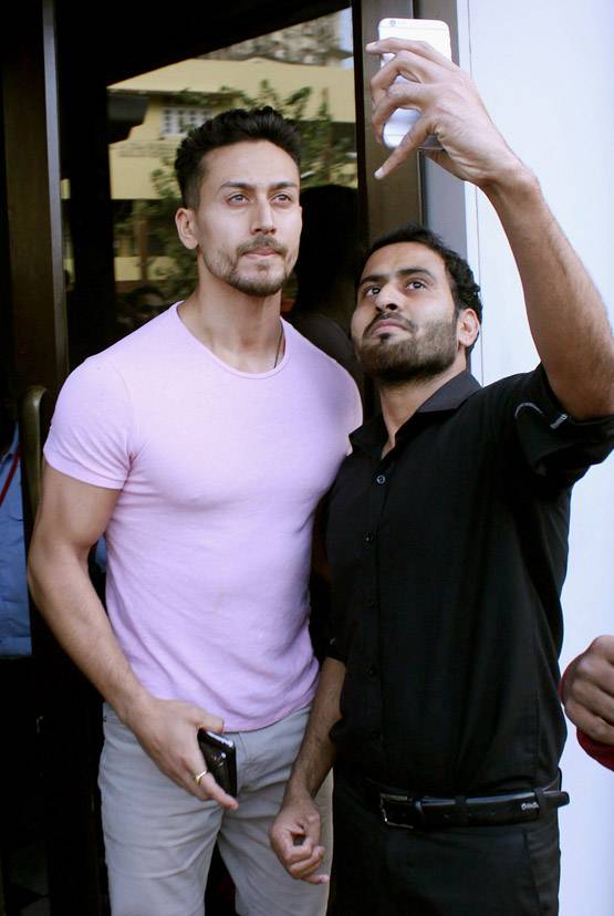 टाइगर श्रॉफ संग हैंगहाउट करती नजर आईं दि‍शा पटानी