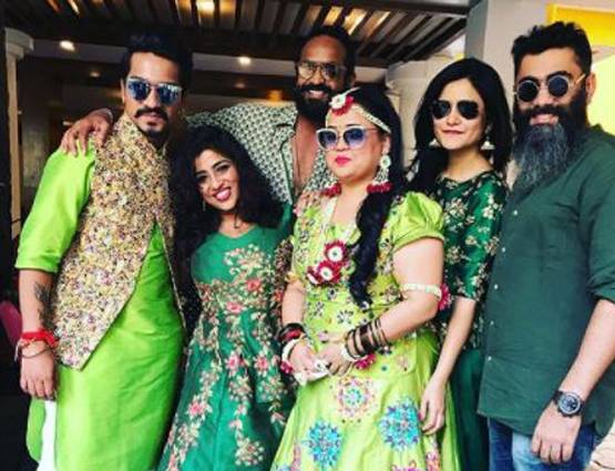 अपनी मेहंदी में जमकर नाचीं भारती सिंह, देखें सेरेमनी की Inside PHOTOS