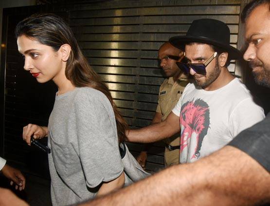 दीपिका-रणवीर को 'पद्मावती' की चिंता नहीं, ऐसे कर रहे एन्जॉय