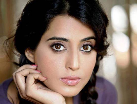 जब बोल्ड सीन के कारण चर्चा में आई बॉलीवुड की नई मोना डार्लिंग