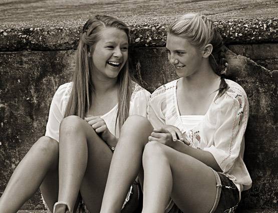 कमर पर डिंपल है तो आप सच में किस्मत वाले हैं!