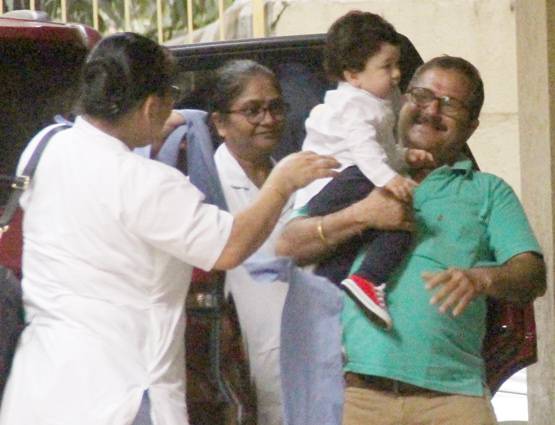 मंडे मूड को फ्रेश कर देंगी तैमूर की ये तस्वीरें, B'day बैश की  तैयारी भी जारी