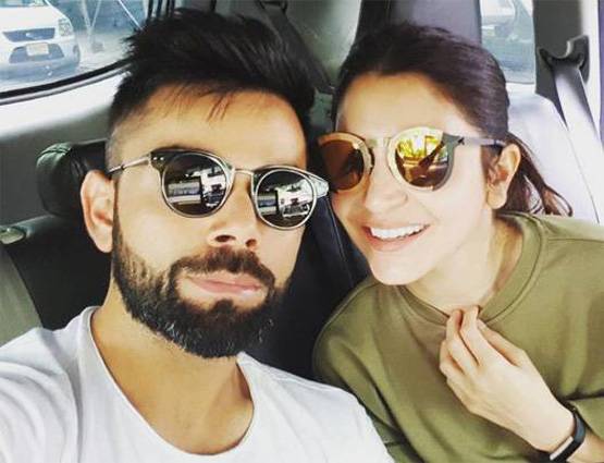 10 PHOTOS: इतना गहरा है विराट के साथ अनुष्का का प्यार