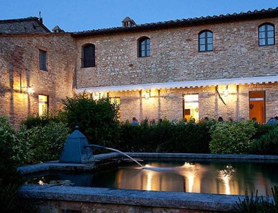 यहां हुई विराट-अनुष्का की शादी, 1 हफ्ते का खर्च 1 करोड़