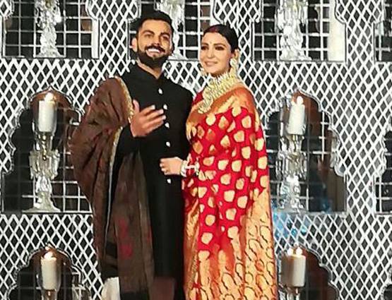 लंबा सिंदूर, लाल जोड़ा, सिर से पांव तक दिखा अनुष्का का 'विराट' लुक