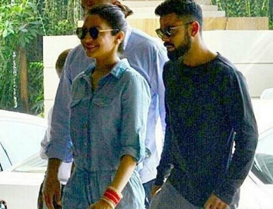 PHOTOS: रिसेप्शन से पहले कैजुअल लुक में दिखीं अनुष्का