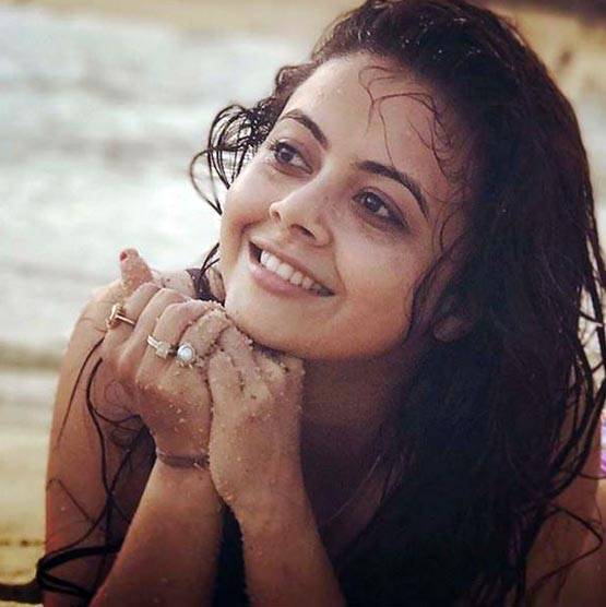 BIGG BOSS: गोपी बहू ने शिल्पा शिंदे को कहा 'बनावटी'