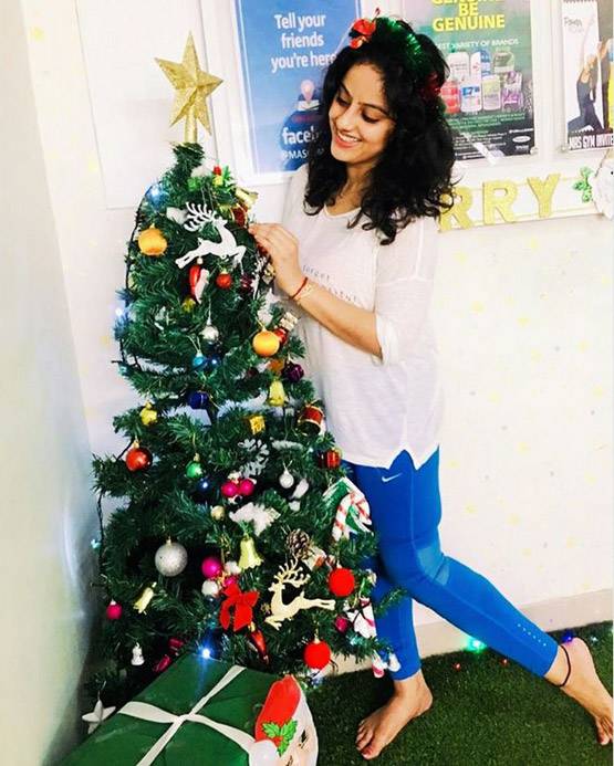 दिव्यांका त्रिपाठी ने ऐसे मनाया क्रिसमस, दूसरे सिलेब्स ने भी की पार्टी