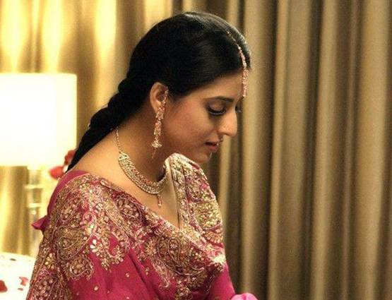 जब बोल्ड सीन के कारण चर्चा में आई बॉलीवुड की नई मोना डार्लिंग