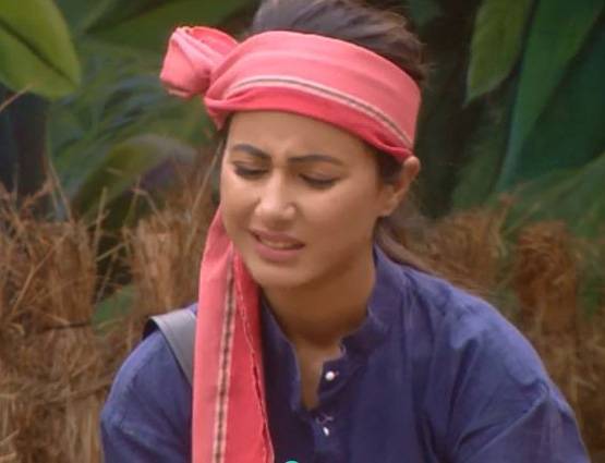 Bigg Boss से बदतमीजी पर मिला जवाब, कान पकड़ रोई हिना खान