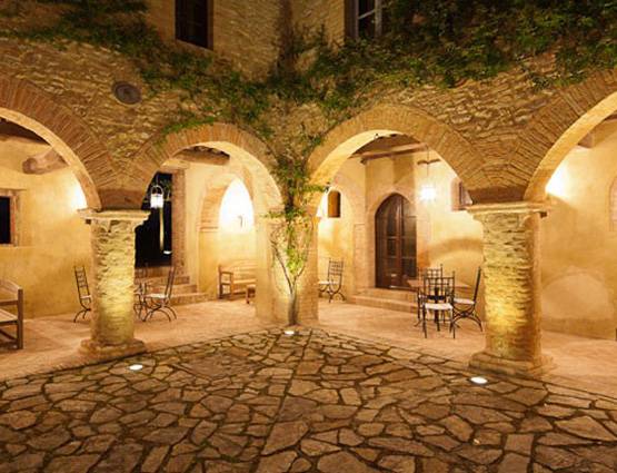 यहां हुई विराट-अनुष्का की शादी, 1 हफ्ते का खर्च 1 करोड़