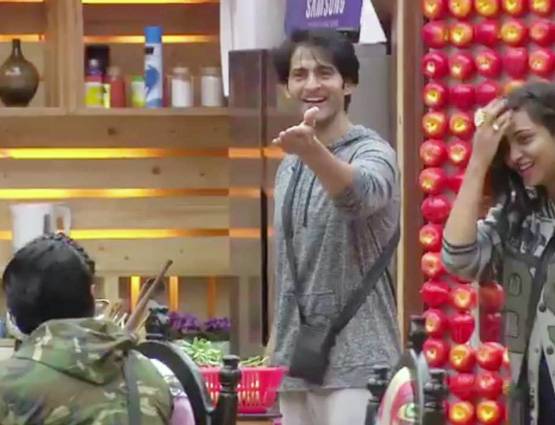 Bigg Boss: घर से बाहर आकर विकास से इस तरह बदला लेंगे आकाश