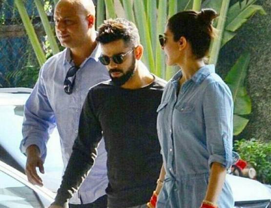 PHOTOS: रिसेप्शन से पहले कैजुअल लुक में दिखीं अनुष्का