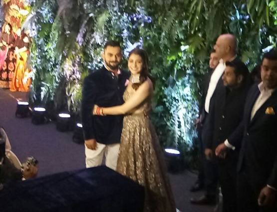 रिसेप्शन पार्टी में विराट-अनुष्का का ऐसा है लुक, देखें हर अंदाज