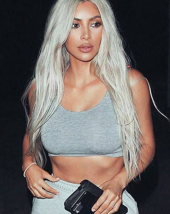 बॉडी पर नहीं एक भी कपड़े, वायरल है किम कार्दाशि‍यां की ये PHOTOS