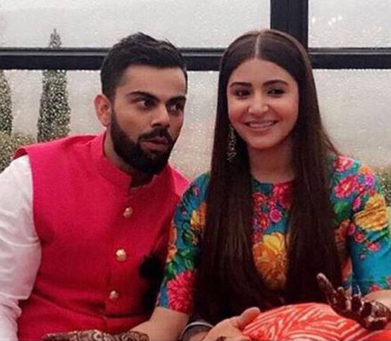 PHOTOS : यहां देखें विराट-अनुष्का की शादी का पूरा अलबम