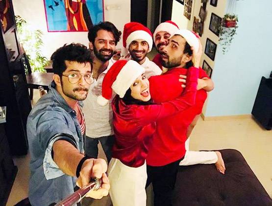 दिव्यांका त्रिपाठी ने ऐसे मनाया क्रिसमस, दूसरे सिलेब्स ने भी की पार्टी