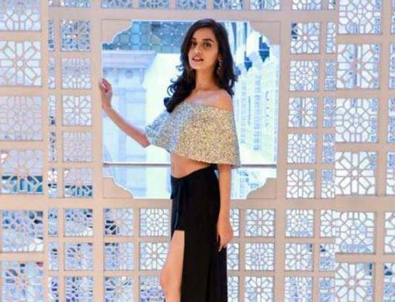 एक हाथ में किताब और दूसरे में ब्रेकफास्ट, ऐसी है मेडिकल स्टूडेंट लाइफ