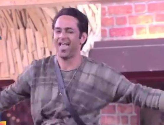 Bigg Boss11: कटरीना को रिझाने के लिए कंटेस्टेंट ने किया BELLY DANCE