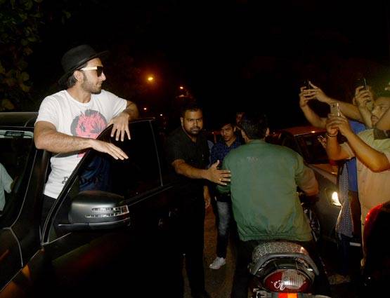 दीपिका-रणवीर को 'पद्मावती' की चिंता नहीं, ऐसे कर रहे एन्जॉय