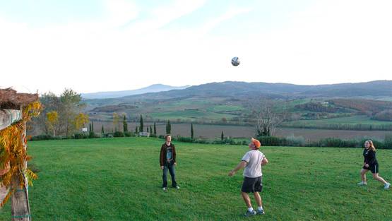 शादी के बंधन में बंधे विराट-अनुष्का, देखें VENUE की तस्वीरें