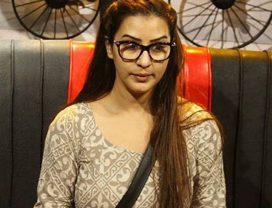 BIGG BOSS: गोपी बहू ने शिल्पा शिंदे को कहा 'बनावटी'