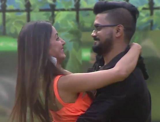 Bigg Boss में इमोशनल ट्विस्ट: बॉयफ्रेंड से मिलीं हिना-बंदगी