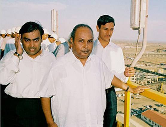 ...जब 1 मेज, 3 कुर्सी, 2 सहयोगियों के साथ धीरूभाई ने शुरू किया बिजनेस