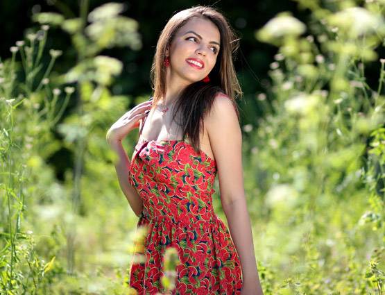 कमर पर डिंपल है तो आप सच में किस्मत वाले हैं!