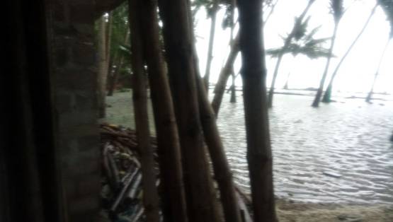 'ओखी' का विकराल रूप: केरल, तमिलनाडु के बाद गुजरात में अलर्ट