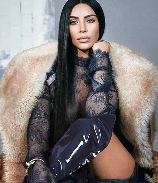 बॉडी पर नहीं एक भी कपड़े, वायरल है किम कार्दाशि‍यां की ये PHOTOS