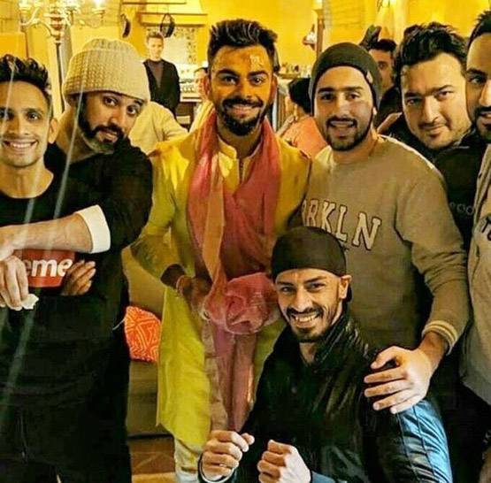 PHOTOS : यहां देखें विराट-अनुष्का की शादी का पूरा अलबम