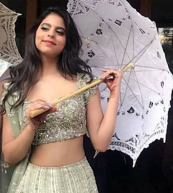 Photo: कजिन की शादी में दिखा सुहाना का देसी अवतार