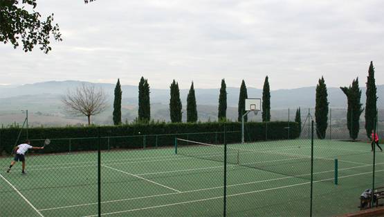 स्वीमिंग पूल से प्ले ग्राउंड तक, इस रेसॉर्ट में होगी विराट अनुष्का की शादी