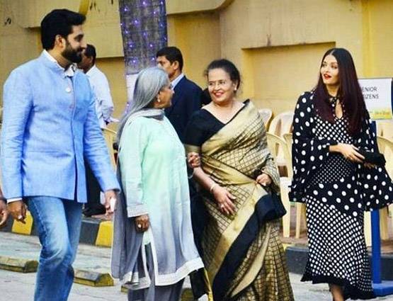 बेटी के Annual Day पर साथ दिखे ऐश-अभि, जया भी आईं नजर