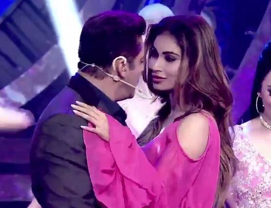 सलमान का बर्थ डे मनाने बिग बॉस में पहुंची 'नागिन', ये डांस किया