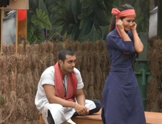 Bigg Boss से बदतमीजी पर मिला जवाब, कान पकड़ रोई हिना खान