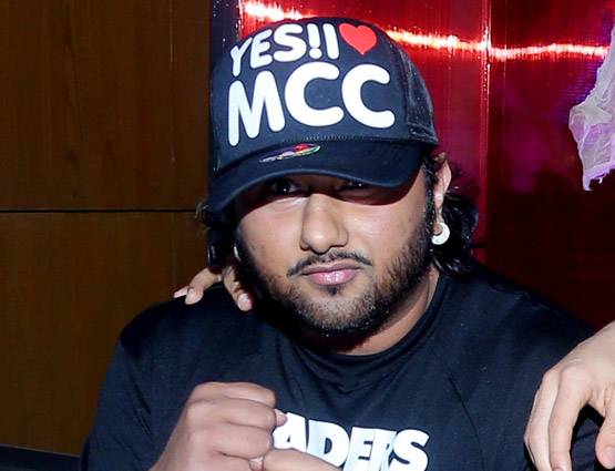 अब तक के सबसे खूबसूरत अंदाज में नजर आईं शाहरुख की बेटी सुहाना