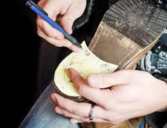 Footwear Designing में बनाएं करियर, मिलेगी लाखों में सैलरी